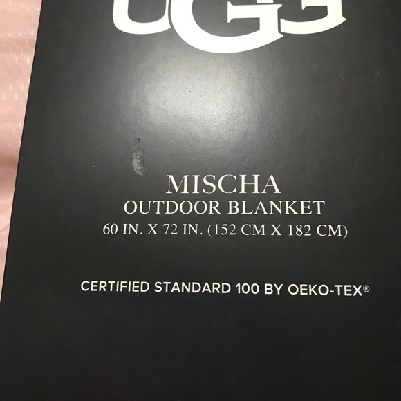 Firm UGG outdoor folding blanket brand new(firm no offer please ) - Picture 3 of 15